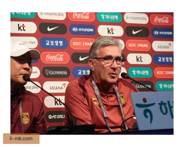 中国男足凭新加坡意外助力惊险晋级世预赛次轮